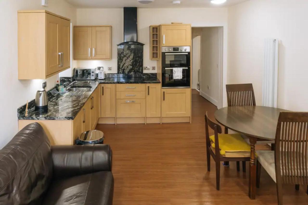 Homely 3 Bedroom In The Heart Of Central EDI Exterior foto