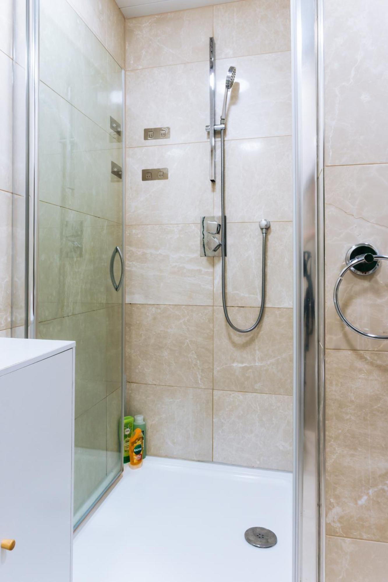 Homely 3 Bedroom In The Heart Of Central EDI Exterior foto
