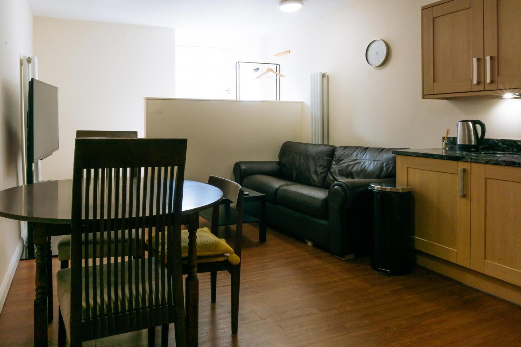 Homely 3 Bedroom In The Heart Of Central EDI Exterior foto