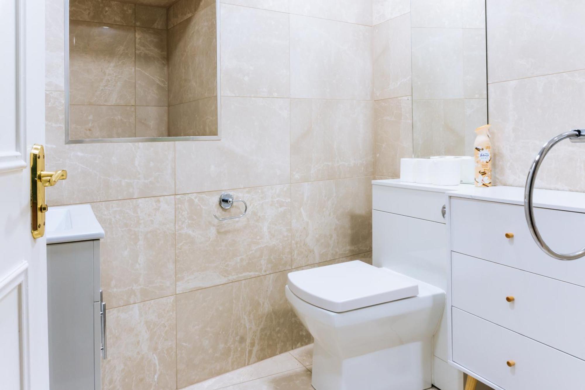 Homely 3 Bedroom In The Heart Of Central EDI Exterior foto