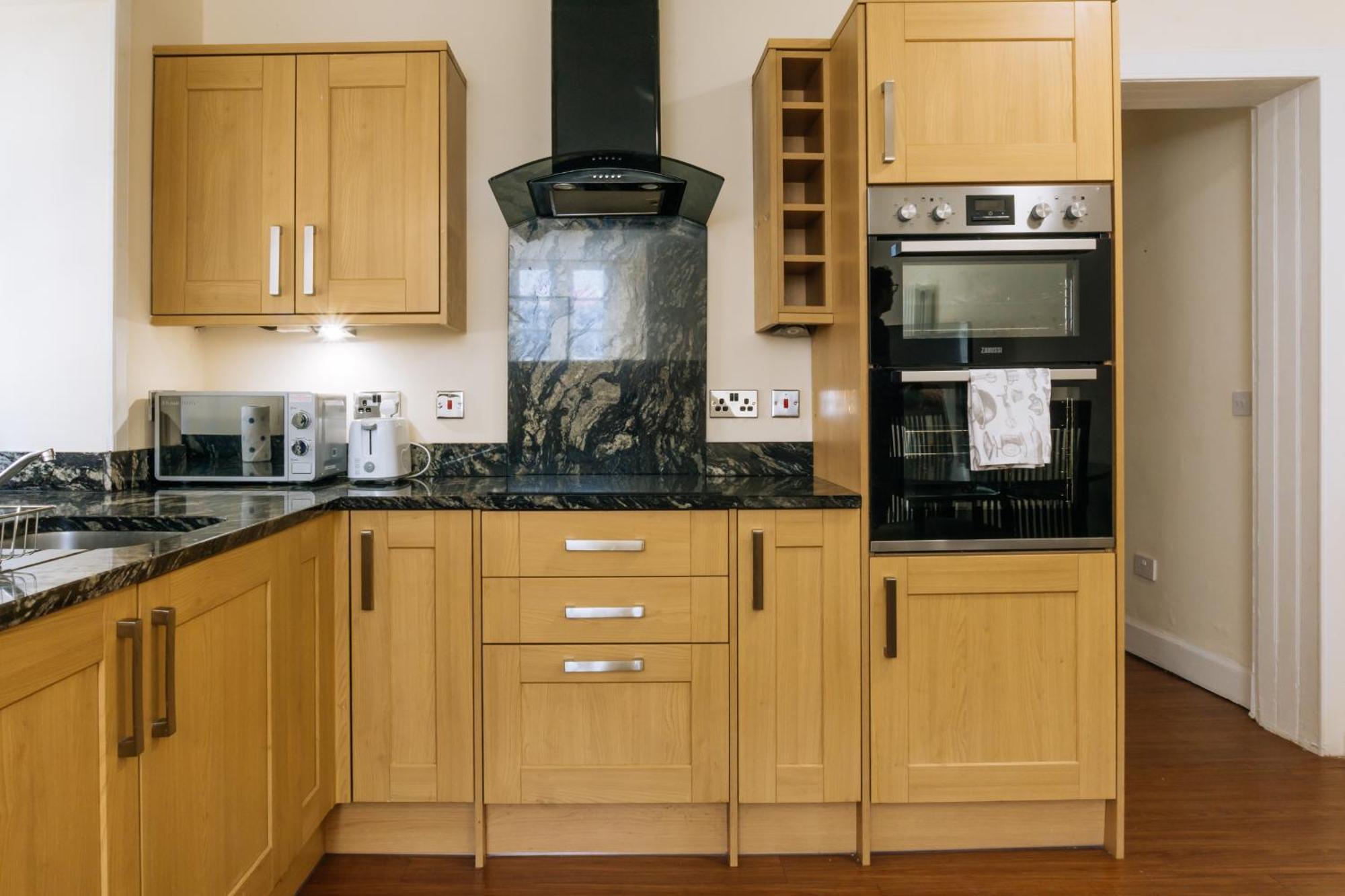 Homely 3 Bedroom In The Heart Of Central EDI Exterior foto